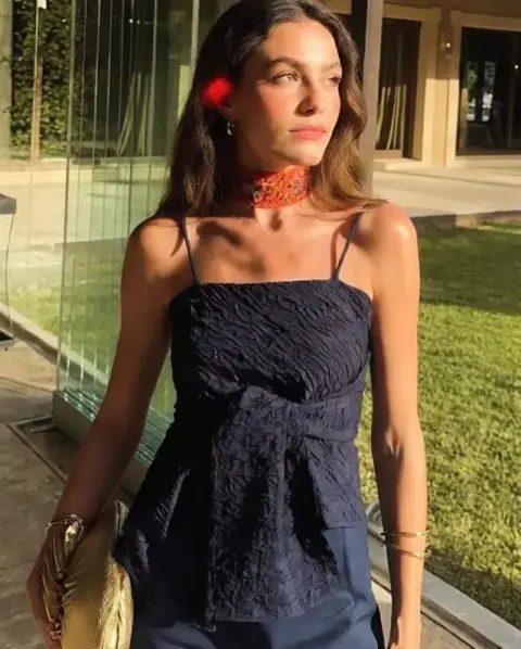 Clienta con el choker FABLE