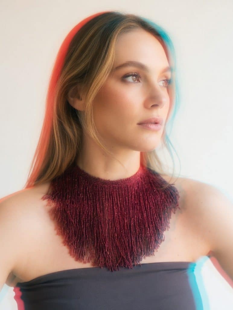 Choker de flecos largos con brillos metálicos color burdeos, modelo Marea – Traselvelo
