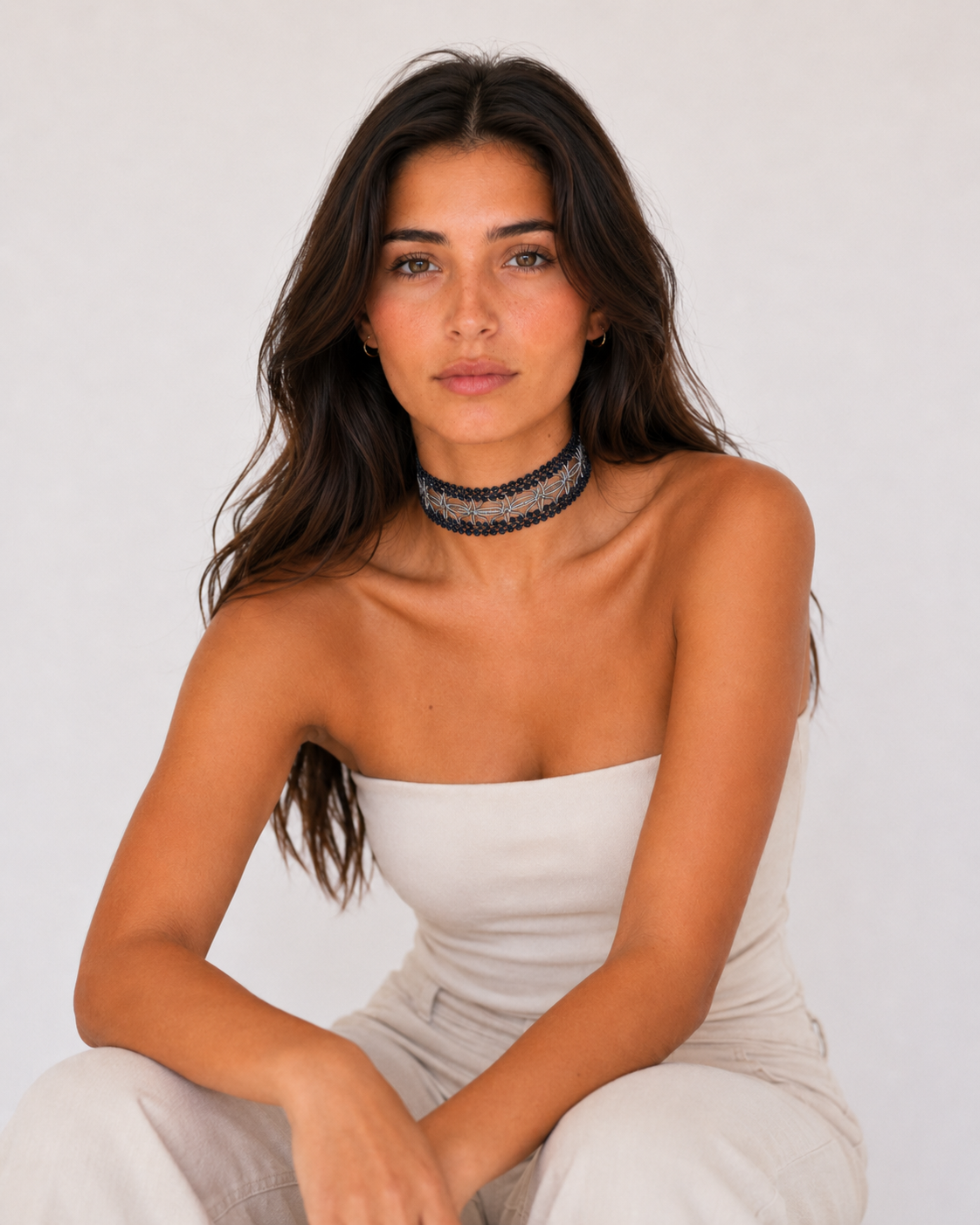 Choker de encaje bordado color azul, modelo Vega – Traselvelo
